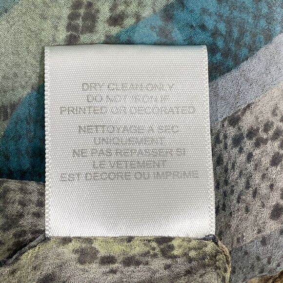 Equipment Femme Medium Delicate Silk Button up shirt Snake Skin Pastel Stripes - Picture 6 of 8